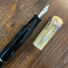 Load image into Gallery viewer, Delta Animals, Polar Bear Fountain Pen