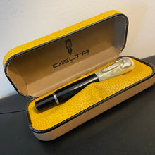 Load image into Gallery viewer, Delta Animals, Polar Bear Fountain Pen