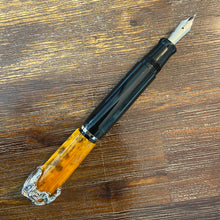 Load image into Gallery viewer, Delta Animals, Elephant Fountain Pen