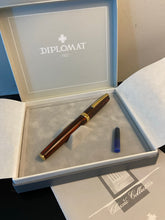 Load image into Gallery viewer, Diplomat, classic collection, No.3 ebonite brown