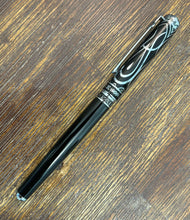 Load image into Gallery viewer, Duke, Black & Silver