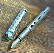 Load image into Gallery viewer, Duke, Siiver & Black, Octagon