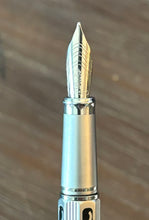 Load image into Gallery viewer, Duke, Siiver & Black, Octagon