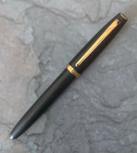Load image into Gallery viewer, Aurora , E20-P Black Resin Fountain Pen