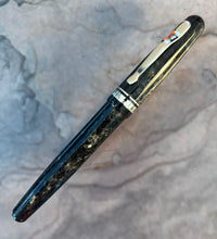 Load image into Gallery viewer, Delta Fusion 82 Fountain Pen