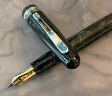 Load image into Gallery viewer, Delta Fusion 82 Fountain Pen