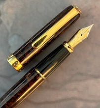 Load image into Gallery viewer, Diplomat, classic collection