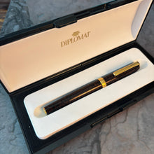 Load image into Gallery viewer, Diplomat, classic collection