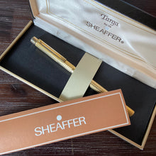 Load image into Gallery viewer, Sheaffer Targa  "Slim". Gold Geometric