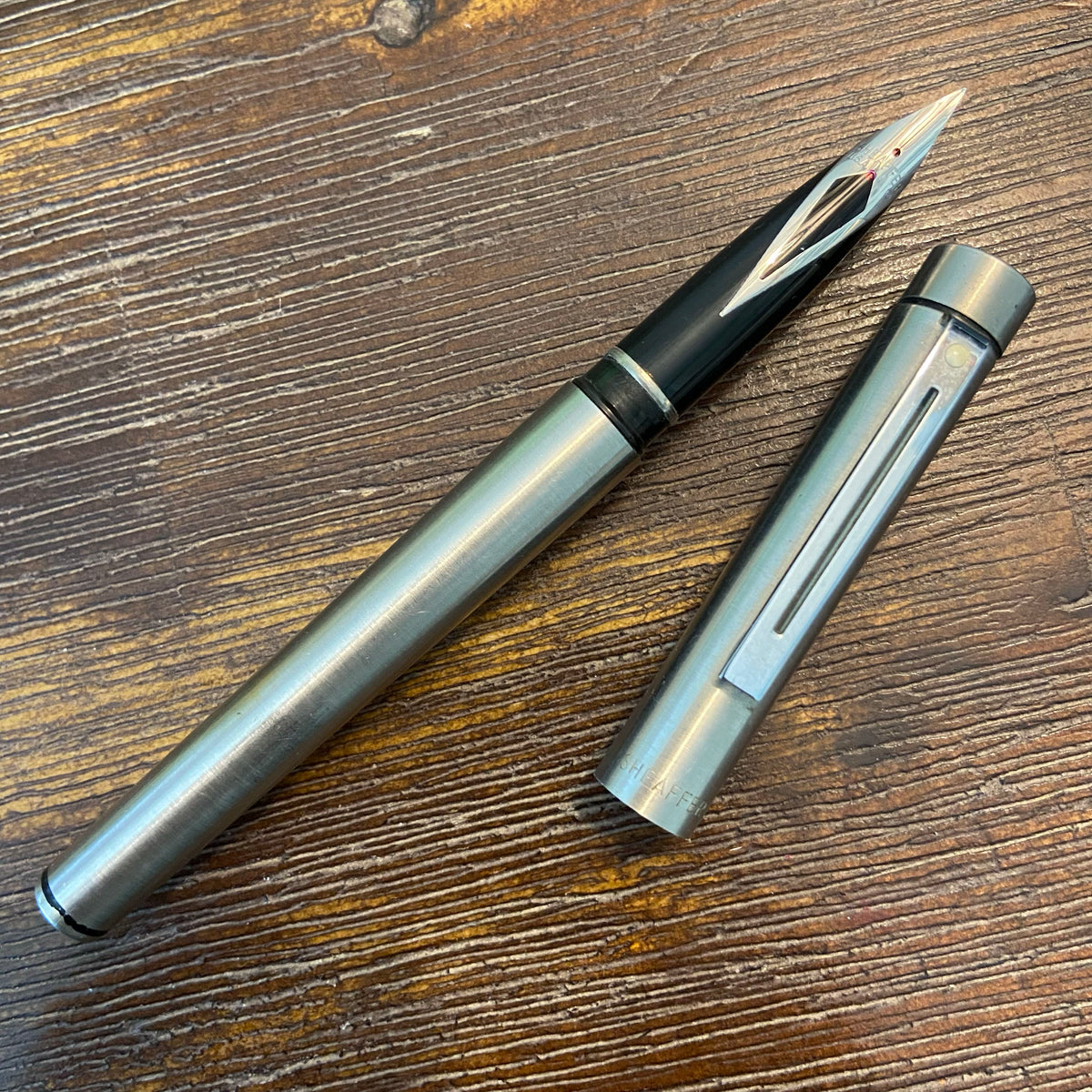 Sheaffer Targa 1001, Stainless steel, XFine nib