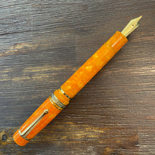 Load image into Gallery viewer, Delta Dolce Vita Oro Oversize Vermeil Fountain Pen