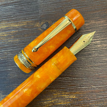 Load image into Gallery viewer, Delta Dolce Vita Oro Oversize Vermeil Fountain Pen