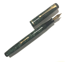 Load image into Gallery viewer, Conway Stewart, No. 757, Green