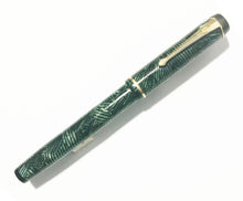 Load image into Gallery viewer, Conway Stewart, No. 757, Green