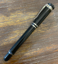 Load image into Gallery viewer, Dunhill Sentryman, Palladium plated