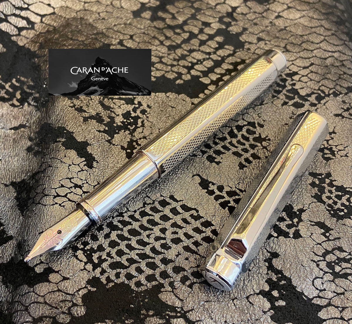 CARAN d'ACHE ECRIDOR 50周年記念モデル 詳細ページ | 万年筆 ボールペンなど高級筆記具の販売・買取