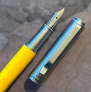 IWI Handscript fountain pen, yellow