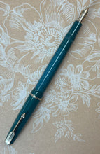 Load image into Gallery viewer, Parker British Duofold, Streamline style, Green