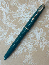 Load image into Gallery viewer, Parker British Duofold, Streamline style, Green