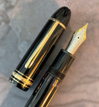 Load image into Gallery viewer, Montblanc threesome, Fountain pen 149, Inkwell and Desk stand