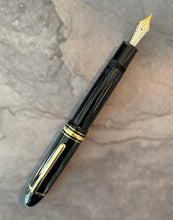 Load image into Gallery viewer, Montblanc threesome, Fountain pen 149, Inkwell and Desk stand