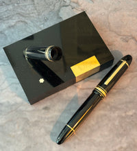Load image into Gallery viewer, Montblanc threesome, Fountain pen 149, Inkwell and Desk stand