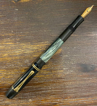 Load image into Gallery viewer, Pelikan 100 Green Marbled Production: 1930-1931