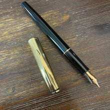 Load image into Gallery viewer, Parker Insignia Fountain Pen