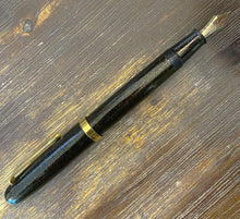 Load image into Gallery viewer, Ban-ie Brown Glitter Urushi Fountain Pen