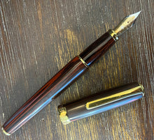 Load image into Gallery viewer, Diplomat, classic collection, No.3 ebonite brown