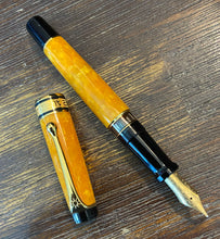 Load image into Gallery viewer, Aurora Optima Sole LE Fountain Pen - Yellow Auroloide,