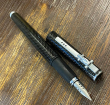 Load image into Gallery viewer, Diplomat Pen F1. Carbon colour fountain pen