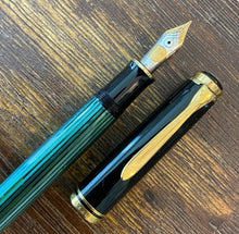 Load image into Gallery viewer, Pelikan Souverän M800 Green/Black Fountain Pen