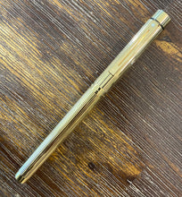 Load image into Gallery viewer, Sheaffer Targa, Gold 1005