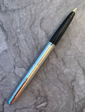 Load image into Gallery viewer, Parker 45 Flighter, 14K Gold nib