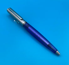 Load image into Gallery viewer, Pelikan Level L5 Rollerball Fineliner Blue-Transparent