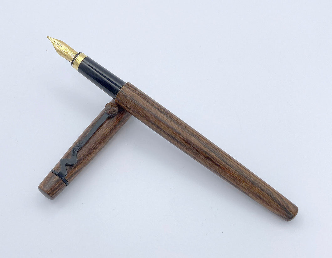 Wood fountain pen, thin