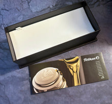 Load image into Gallery viewer, Pelikan Single - Pen Box with Leather pen pouch