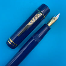 Load image into Gallery viewer, Onoto The Magna Writer Ultramarine Limited Edition Fountain Pen