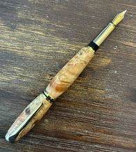 Load image into Gallery viewer, Handcrafted Box Elder Wooden Fountain pen