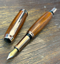 Load image into Gallery viewer, Handcrafted Light Maple Wooden Fountain pen