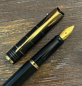 Parker Latitude, Silky Black