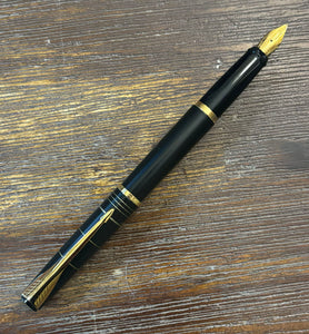 Parker Latitude, Silky Black