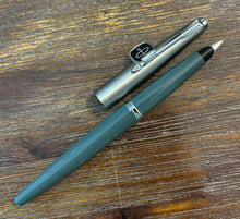 Load image into Gallery viewer, Parker 45, Brushed steel GT Grey barrel