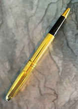 Load image into Gallery viewer, Montblanc Meisterstück 163 Rollerball Solitaire Gold-Plated,Pinstripe