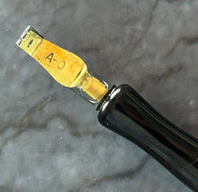 Load image into Gallery viewer, Speedball Dip-pen &amp; nib