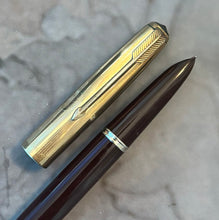 Load image into Gallery viewer, Parker 51 Aerometric, G/F Cap Burgundy barrel