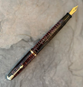 Parker Junior Debutante, Vacumatic  Burgandy Pearl shown.