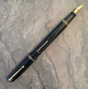 Swan celluloid in a midnight blue colour.