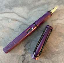 Load image into Gallery viewer, Lamy Safari Fountain Pen- Petrol Blue- Limited Edition 2017 1.1 italic